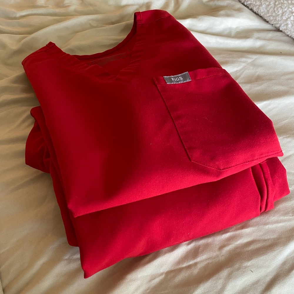Figs winning red scrubs xxs top/xsp bottom